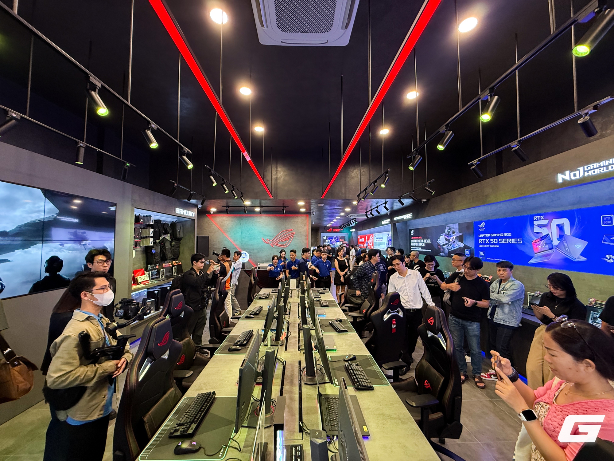 Cận cảnh ROG Store đầu tiên tại Việt Nam: Không gian cho game thủ và tham vọng của ASUS- Ảnh 1.