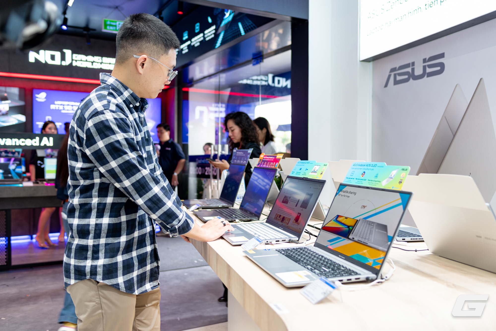 ASUS mang trải nghiệm AI PC đến gần hơn với người tiêu dùng thông qua mô hình ASUS Exclusive Store- Ảnh 11. ASUS mang trải nghiệm AI PC đến gần hơn với người tiêu dùng thông qua mô hình ASUS Exclusive Store- Ảnh 11.