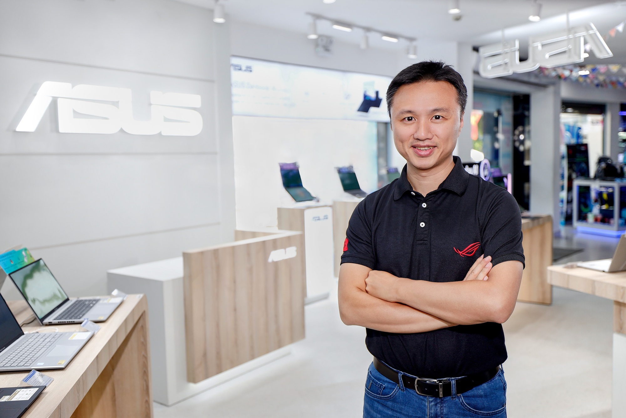 ASUS mang trải nghiệm AI PC đến gần hơn với người tiêu dùng thông qua mô hình ASUS Exclusive Store- Ảnh 2. ASUS mang trải nghiệm AI PC đến gần hơn với người tiêu dùng thông qua mô hình ASUS Exclusive Store- Ảnh 2.