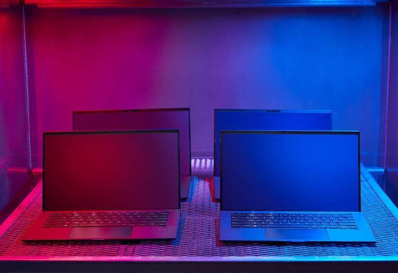 ASUS ExpertBook có bền không: Gập mở 11 năm không hỏng, nước đổ vào không “xi nhê”- Ảnh 2.