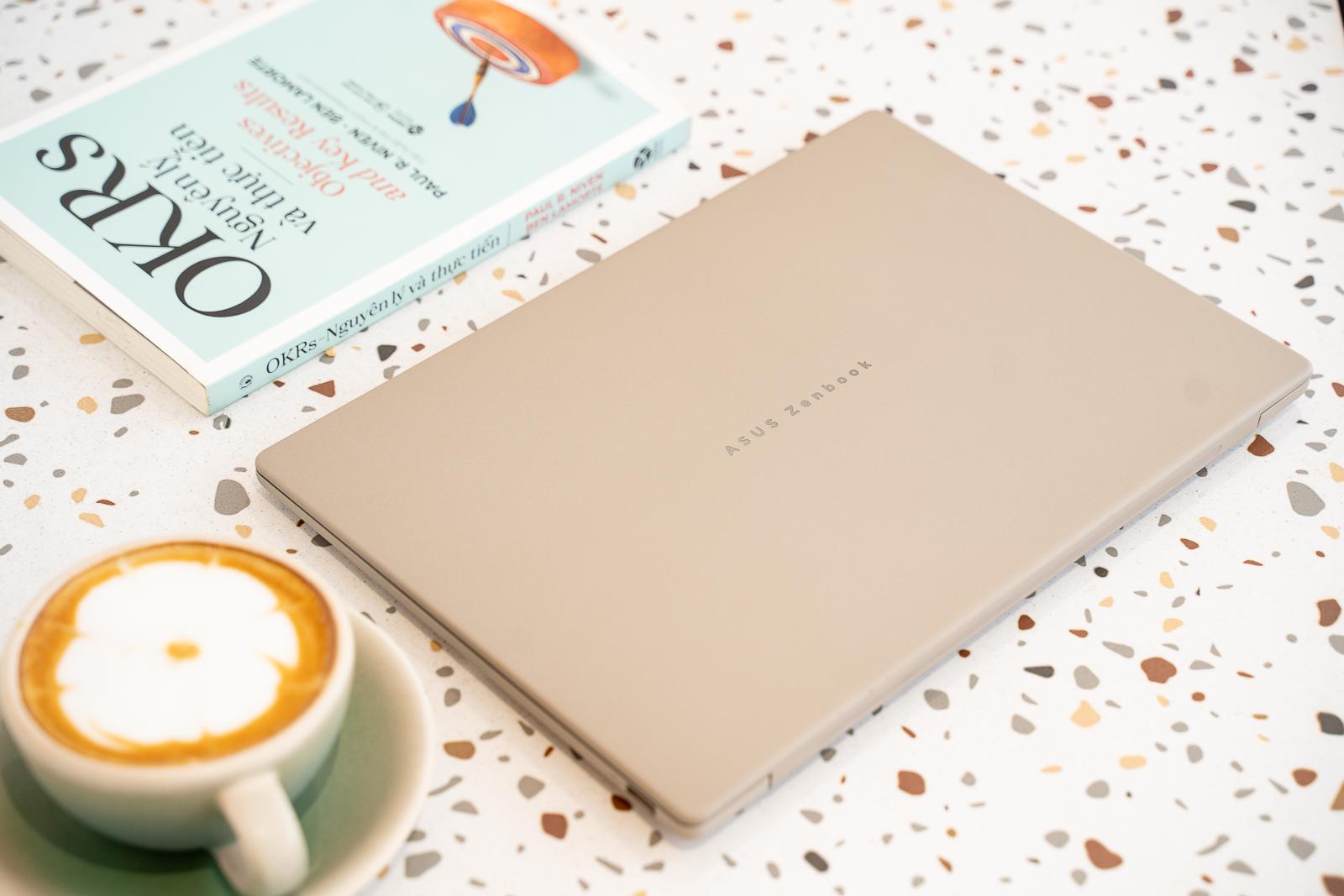 ASUS Zenbook A14: “nhẹ dưới 1 kg” có đủ để trở thành “Laptop đáng mua giá hợp lý” của năm?- Ảnh 1.