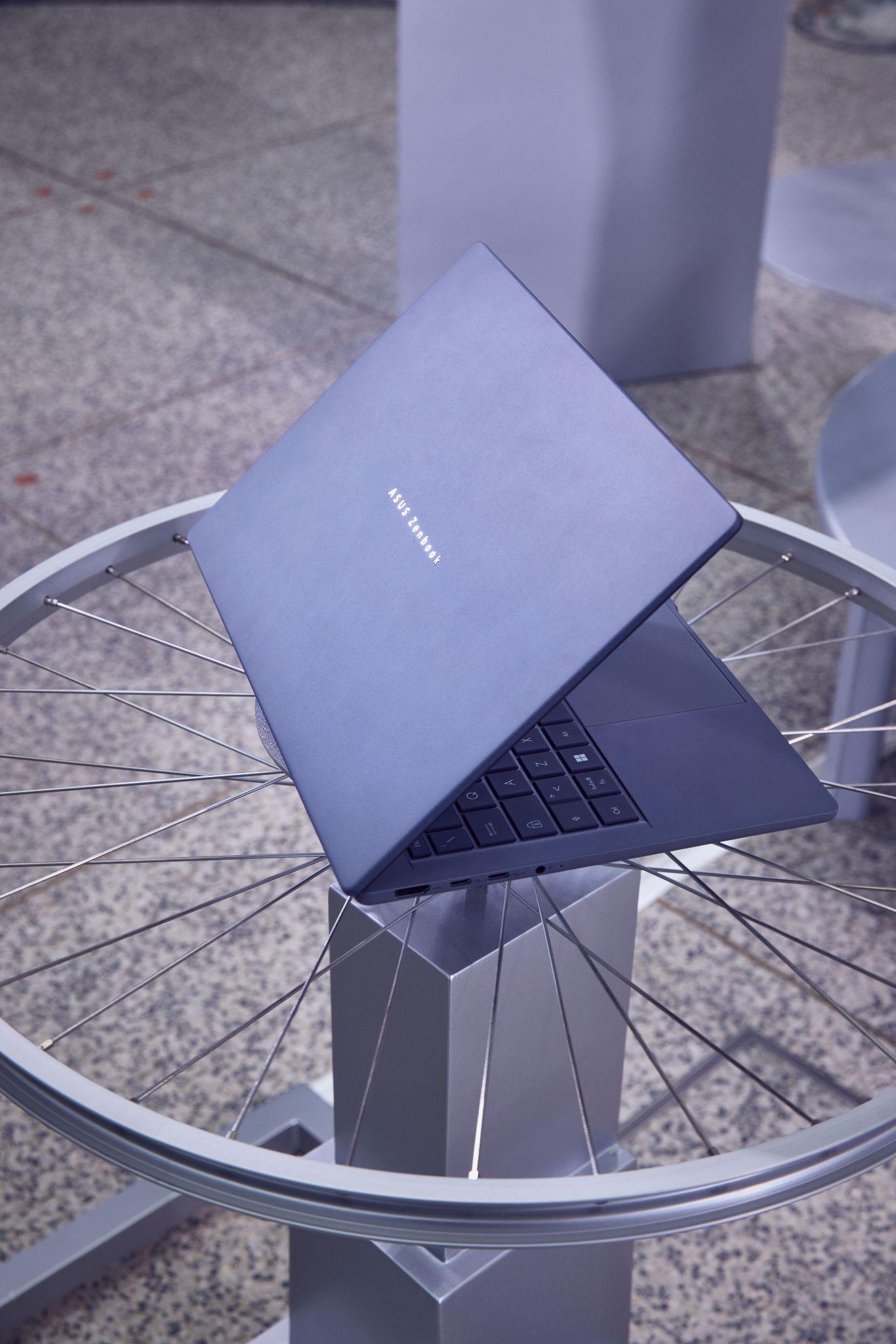 ASUS Zenbook A14: “nhẹ dưới 1 kg” có đủ để trở thành “Laptop đáng mua giá hợp lý” của năm?- Ảnh 3.