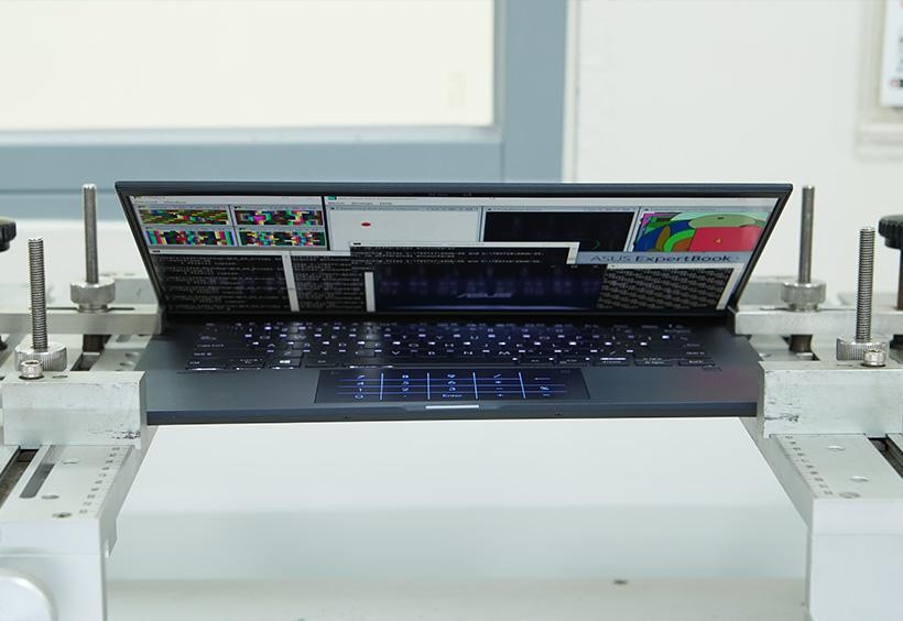 ASUS ExpertBook có bền không: Gập mở 11 năm không hỏng, nước đổ vào không “xi nhê”- Ảnh 6.