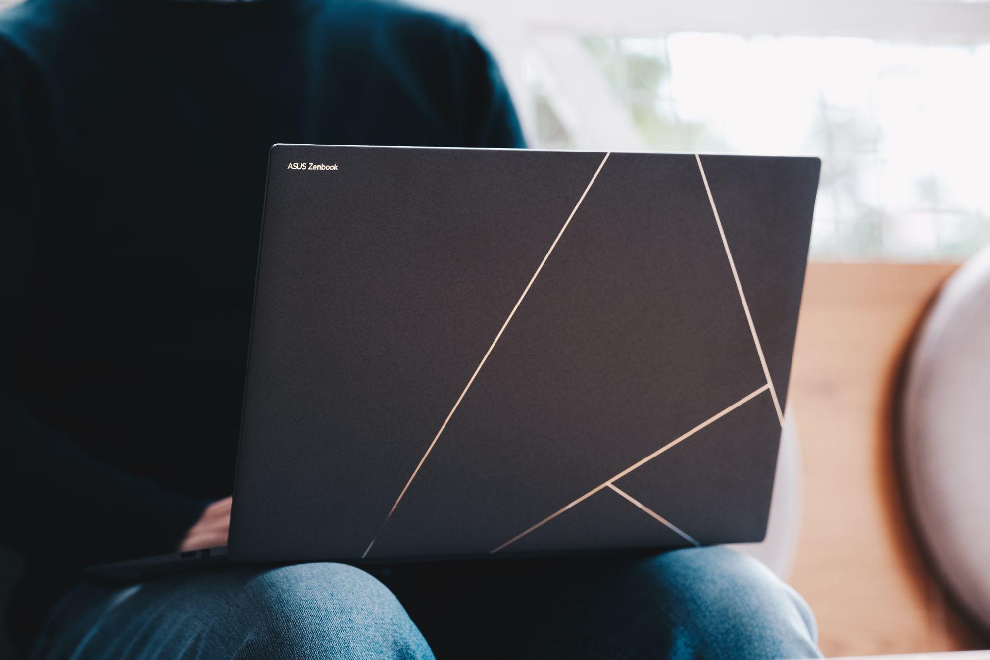 “Có ChatGPT, Gemini thì laptop AI để làm gì?”: Lãnh đạo ASUS giải đáp câu hỏi khó về xu hướng laptop AI tại Việt Nam- Ảnh 3.