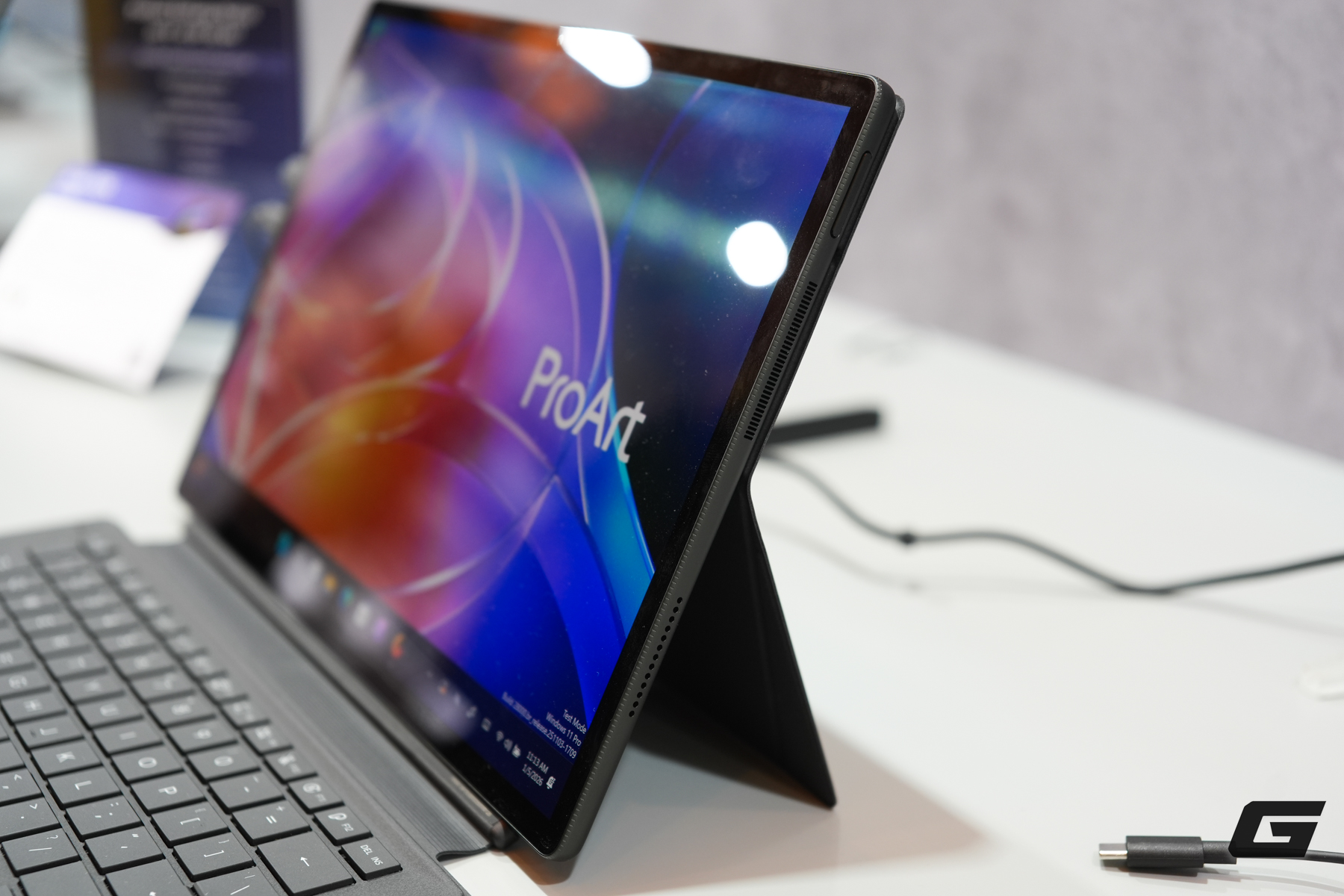 ASUS ra mắt loạt ProArt mới tại CES 2026: Tablet PZ14 chạy Snapdragon X2 Elite và ProArt GoPro Edition dùng AMD Strix Halo- Ảnh 3.