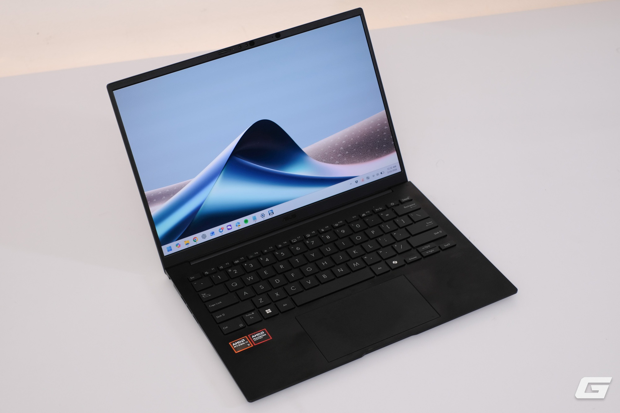 Trên tay ASUS Zenbook 14 (UM3406GA): Laptop Ryzen AI 400 series đầu tiên tại Việt Nam với thế mạnh về thời lượng pin- Ảnh 14.