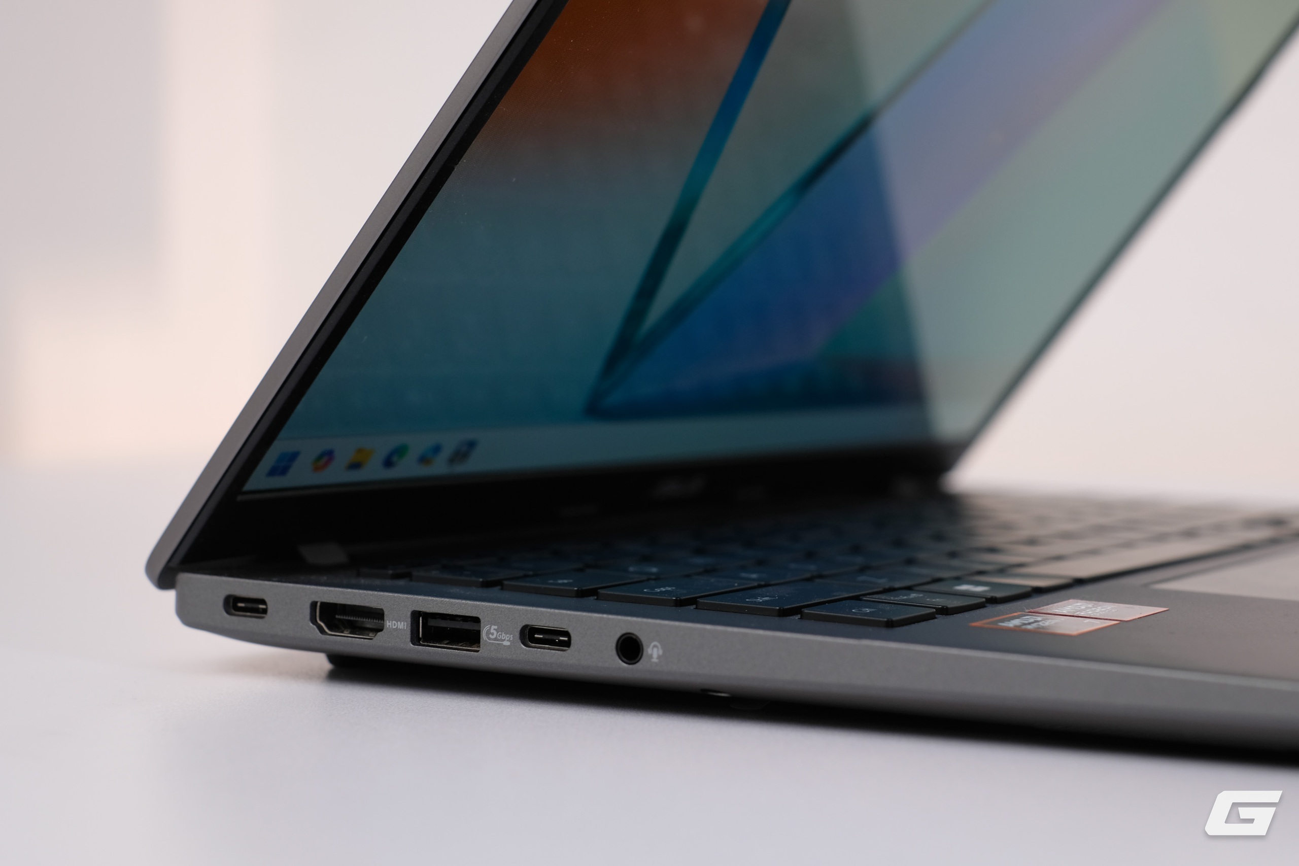 Trên tay ASUS Vivobook S14 (M3407GA): Ryzen AI 400 Series, pin 15 giờ, RAM nâng cấp được, giá gần 25 triệu đồng- Ảnh 12.