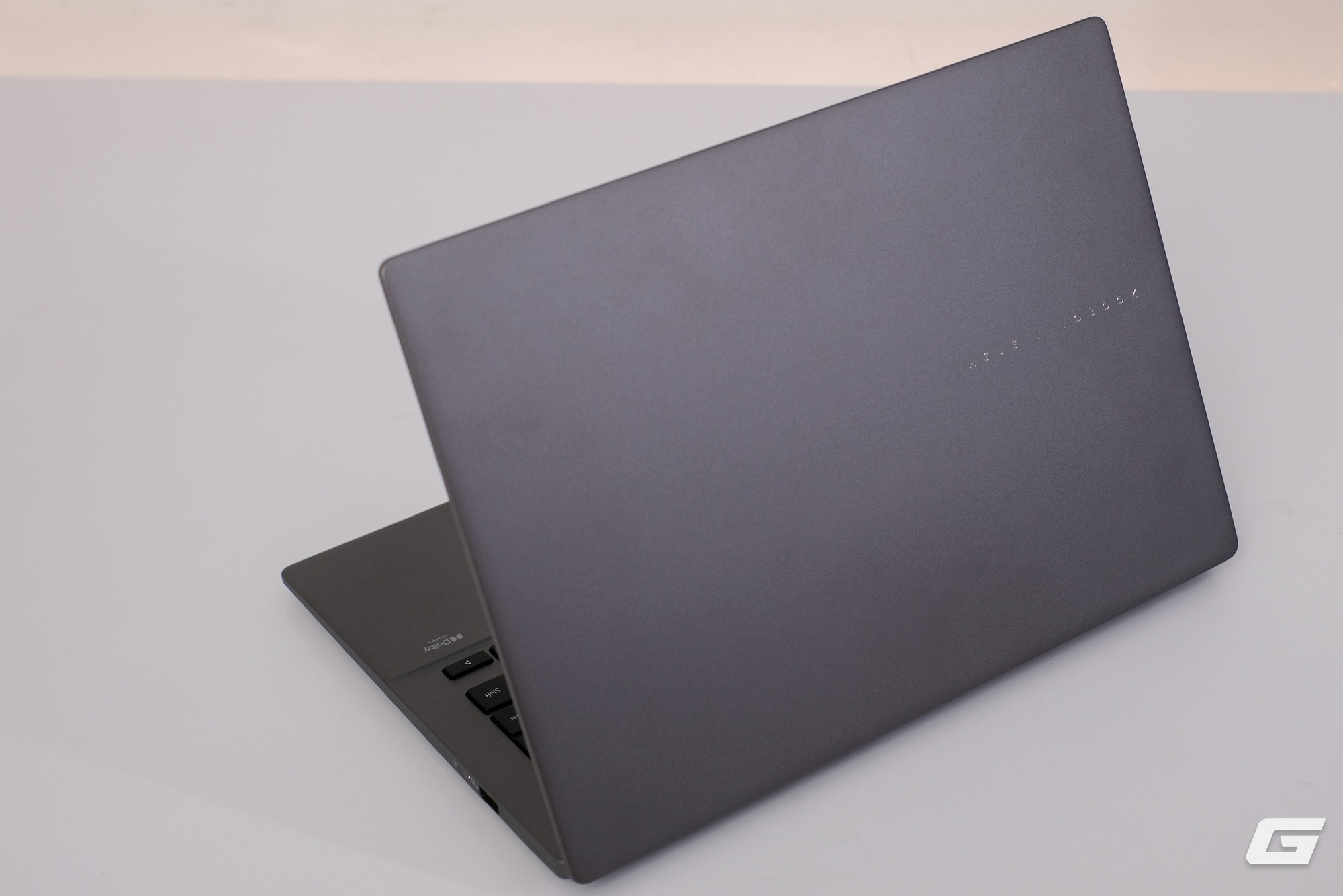 Trên tay ASUS Vivobook S14 (M3407GA): Ryzen AI 400 Series, pin 15 giờ, RAM nâng cấp được, giá gần 25 triệu đồng- Ảnh 2.