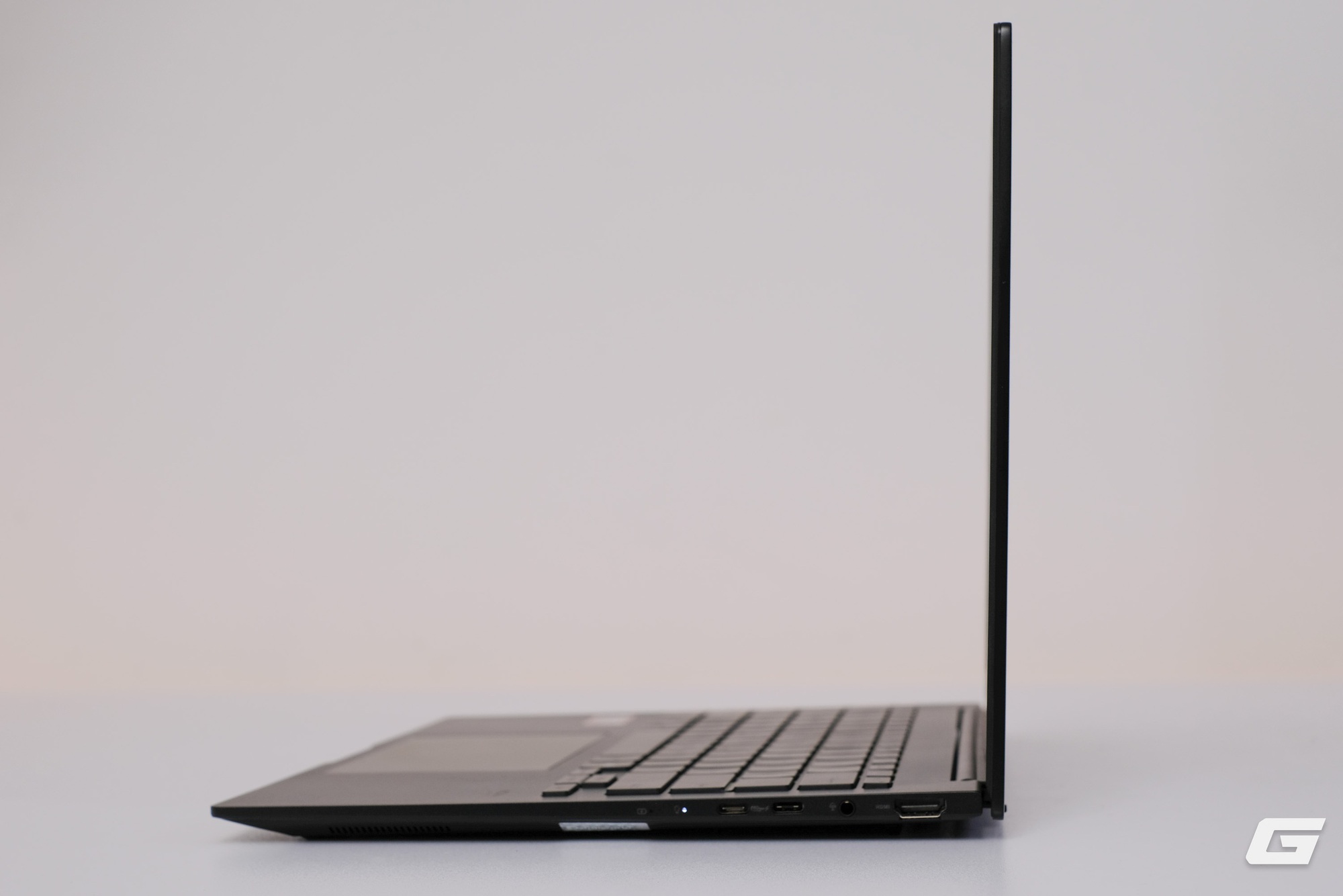 Trên tay ASUS Zenbook 14 (UM3406GA): Laptop Ryzen AI 400 series đầu tiên tại Việt Nam với thế mạnh về thời lượng pin- Ảnh 4.